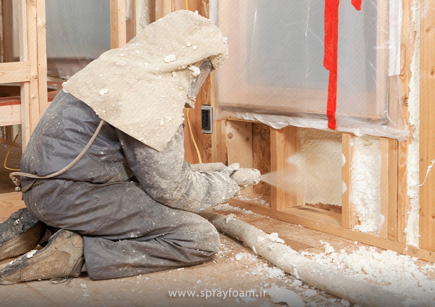 اجرای فوم پاششی بر روی سطح مرطوب